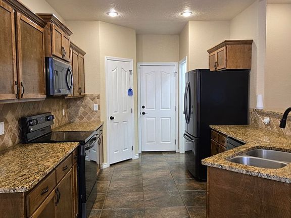 3rd image of 208 Carmel Ln