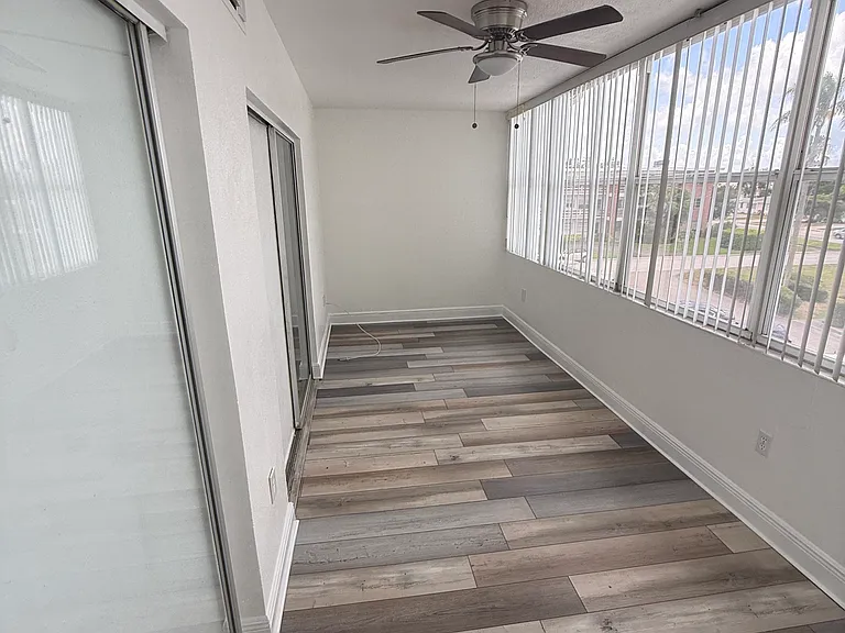5150 10th Ave N #303 — Photo 5