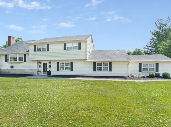 906 W Meadow Dr, Bound Brook Boro, NJ 08805