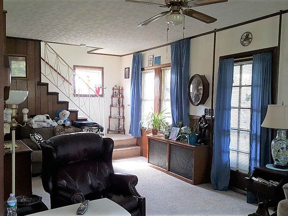 3rd image of 413 Heilprin Ave