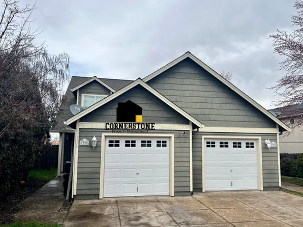 1292 Clearsprings Dr, Medford, OR 97501