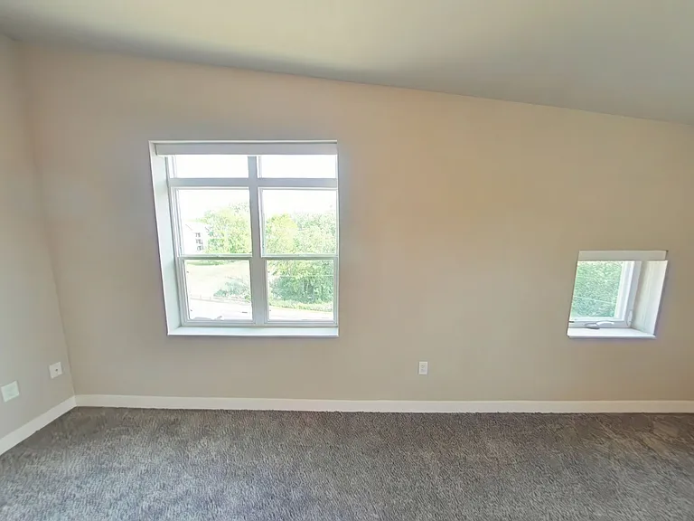 Beaverbrook Apartments — Photo 89