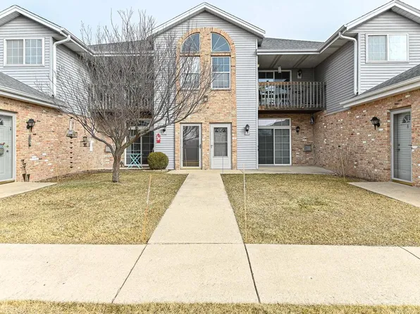 401 West Aspen DRIVE #7, Oak Creek, WI 53154