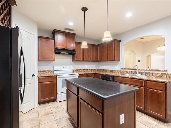 3rd image of 3625 Prestwick St