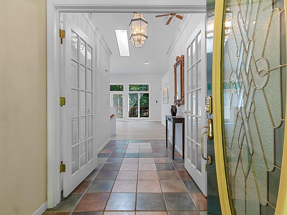 4th image of 5262 Maple Ln