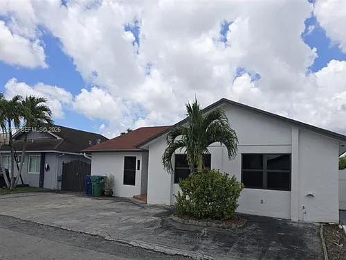 740 SW 99th Court Cir S Photo 1