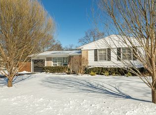 719 Timber Hill Rd, Deerfield, IL 60015