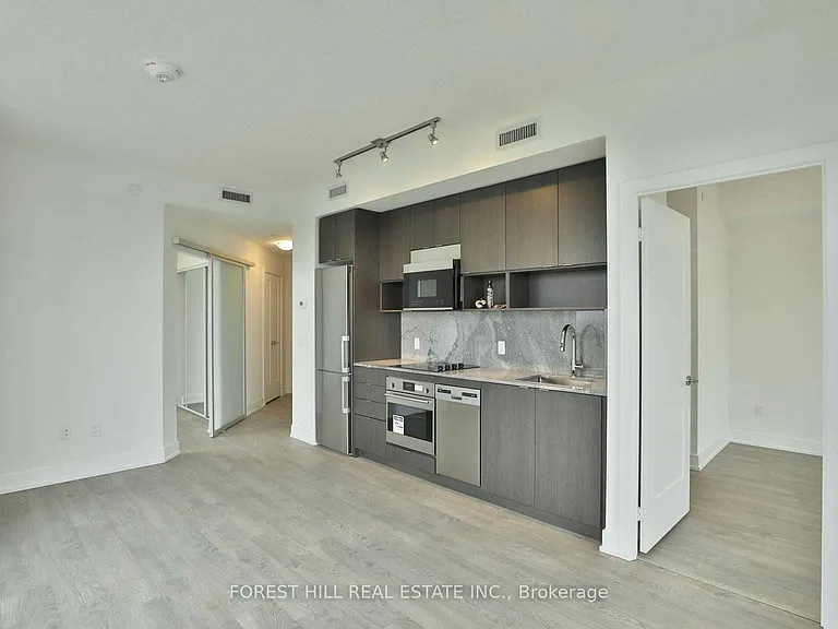 7 Mabelle Ave #3904 — Photo 21
