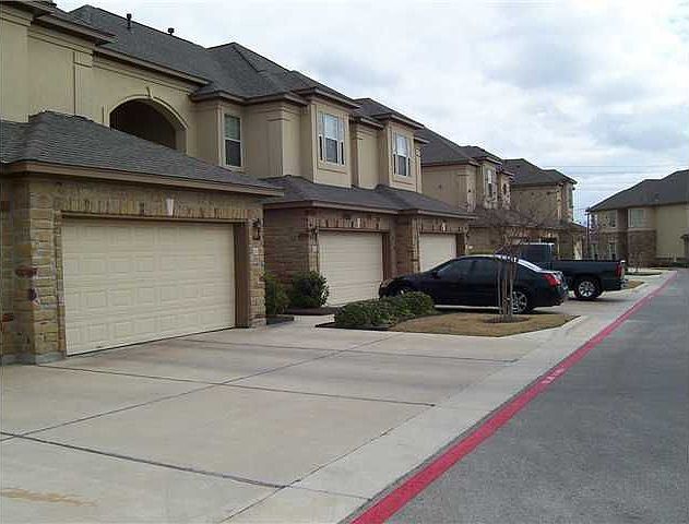 1st image of 1101 Parmer Ln APT 212
