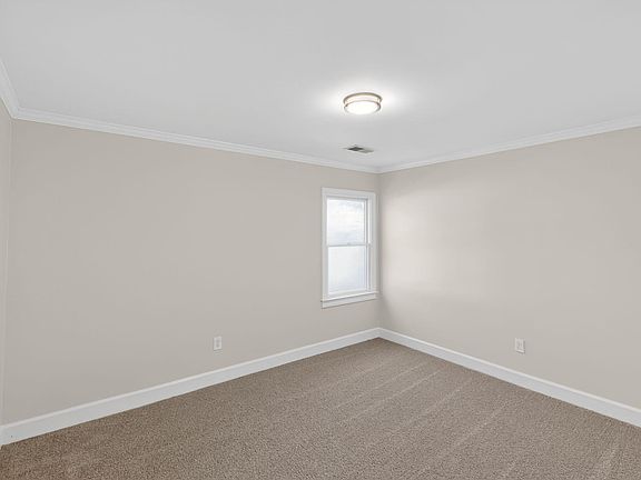 3rd image of 4 Dunrobin Ln