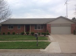 1004 Krpan Dr, Sycamore, IL 60178