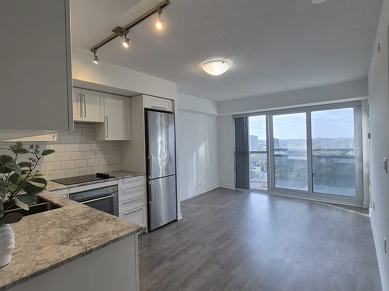 275 Village Green Sq #1820 — Photo 7