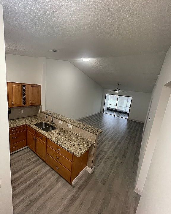 1st image of 19 Silver Swan Ct