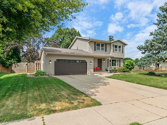 2nd image of 489 Cherry Wood Dr