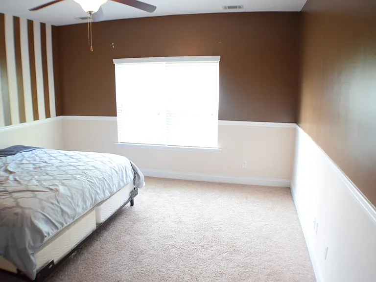 204 Waverly Ln — Photo 6