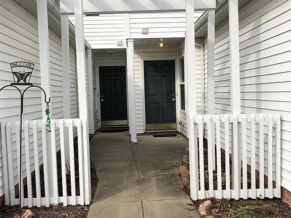 4th image of 15692 Foxglove Ln