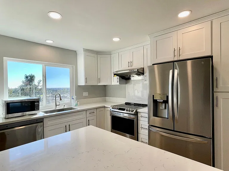 13556 Samantha Ave — Photo 12