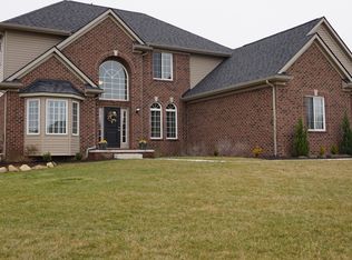 9008 Emerson Dr, Saline, MI 48176