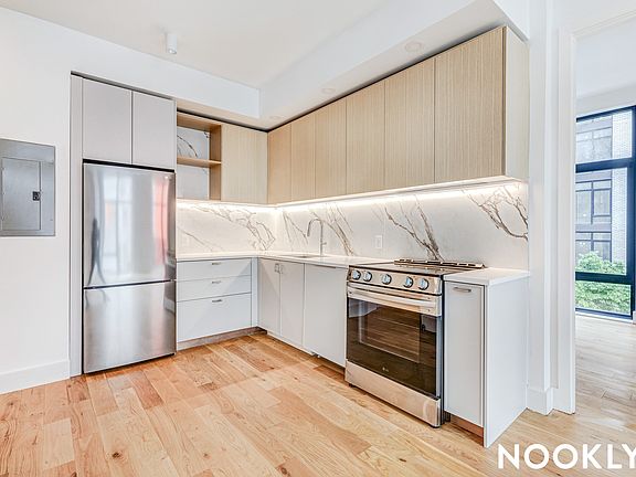 4th image of 38-38 32nd St #526