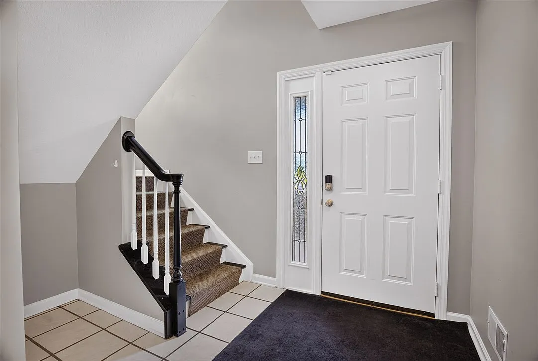 3 bed, 3.5 bath, 1728 sqft, $2,950 — Photo 2