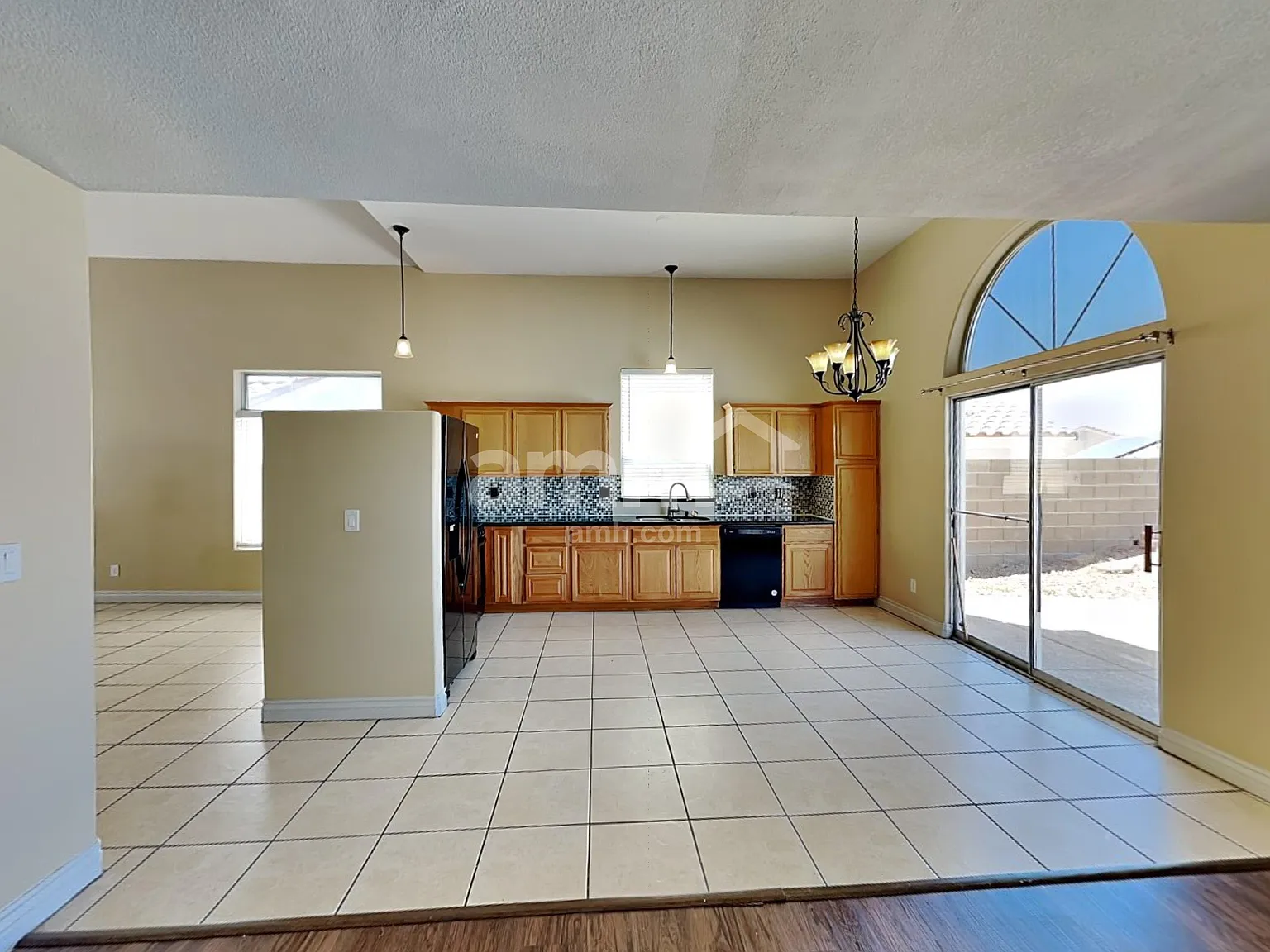 5 bed, 3.0 bath, 1896 sqft, $2,795 — Photo 3