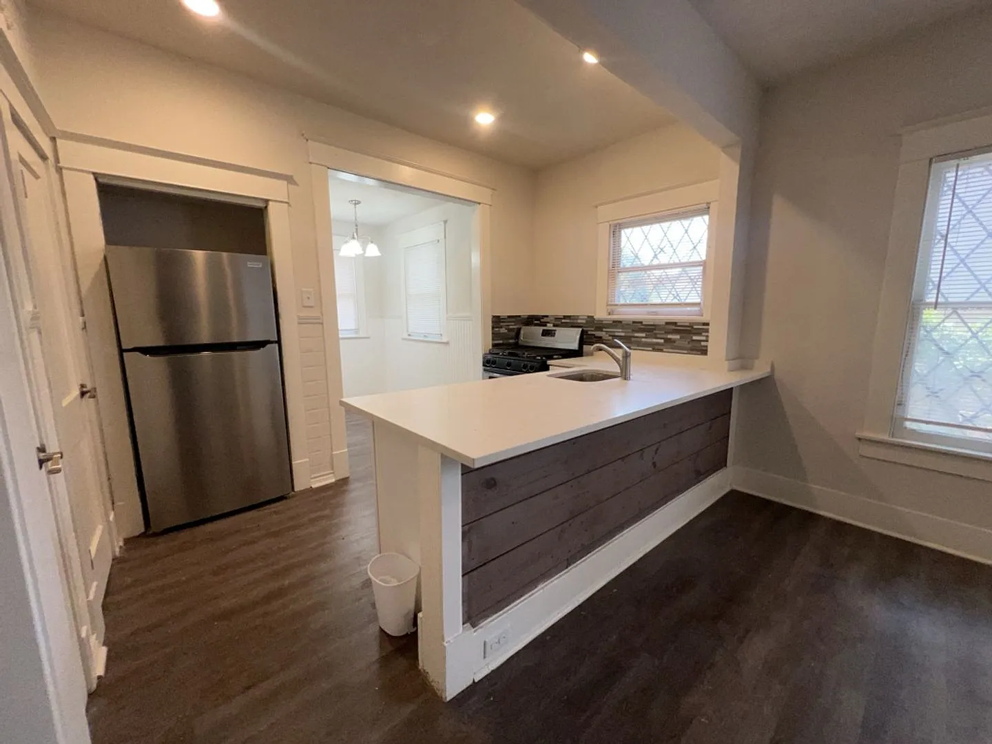 108 Bedford St **Ask About Our No Cash Deposit Option — Photo 4