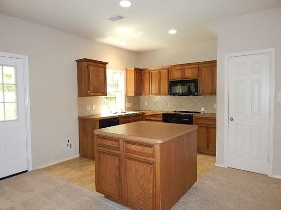 5th image of 715 Hallsleigh Ln