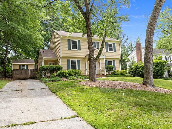 2nd image of 906 Wishing Well Ln