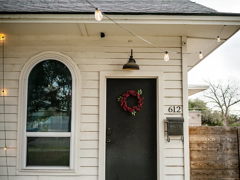612 N Madison Ave — Photo 30