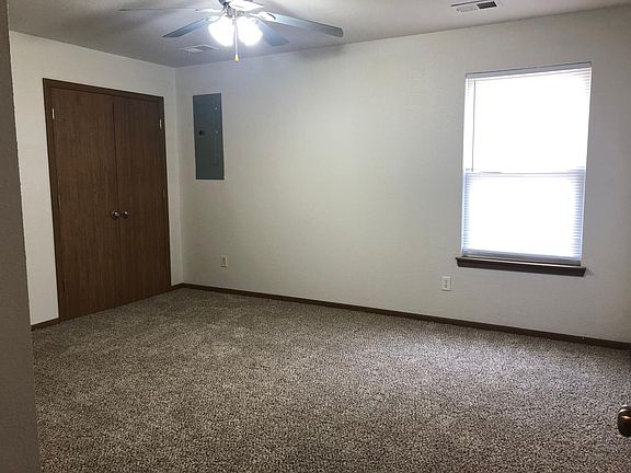 3rd image of 1304 NW Willow Dr #1304