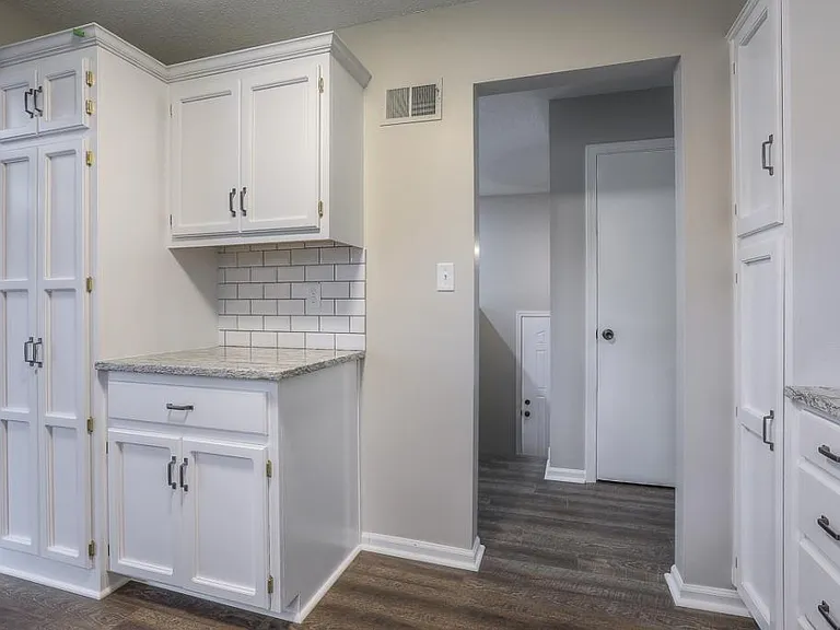 6725 NW Hilldale Dr — Photo 15