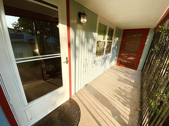 4th image of 3609 Walnut Ave