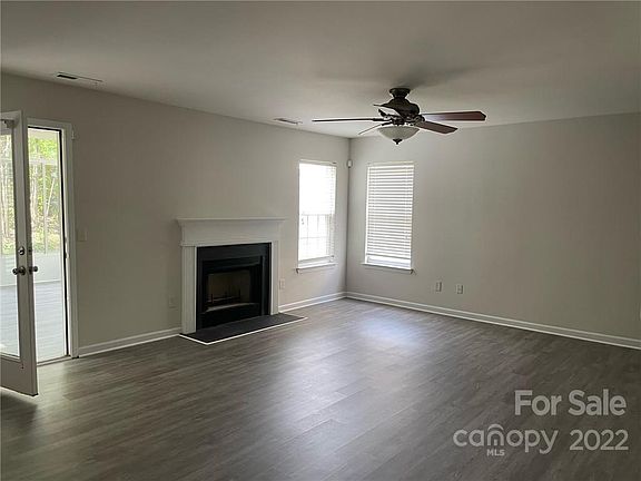 3rd image of 4049 Mayberry Ln