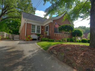 1200 Cameron Ct, Atlanta, GA 30306