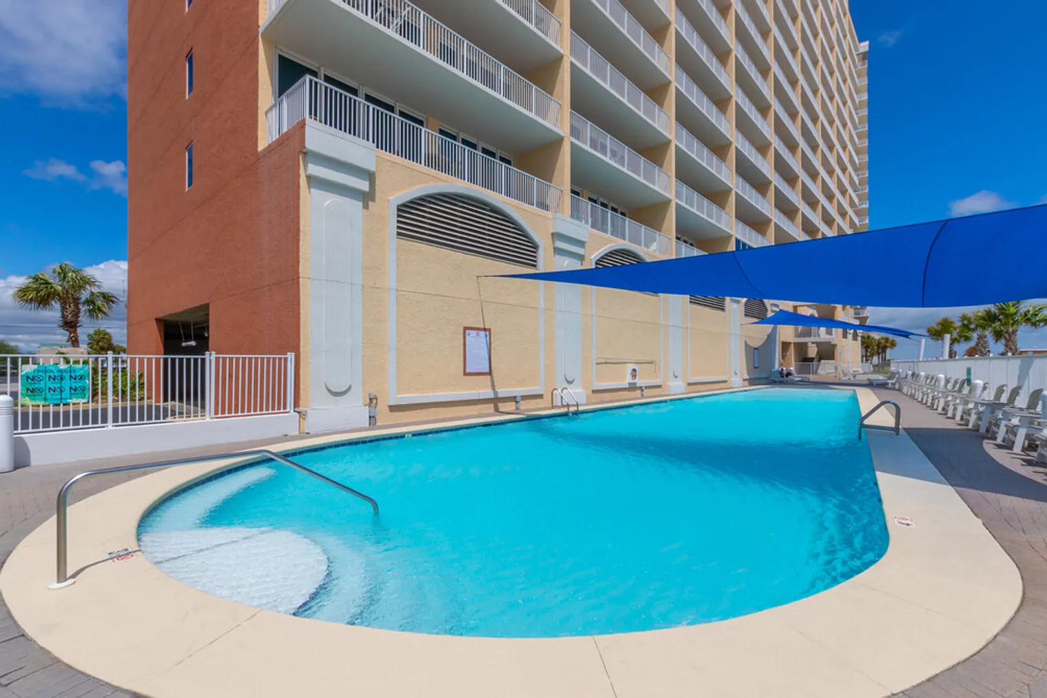 365 E Beach Blvd — Photo 3