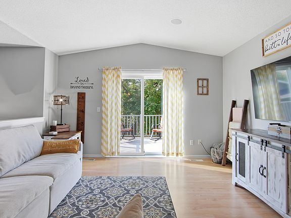 2nd image of 721 Highview Ct