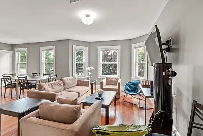 139 Adams St #3 — Photo 3