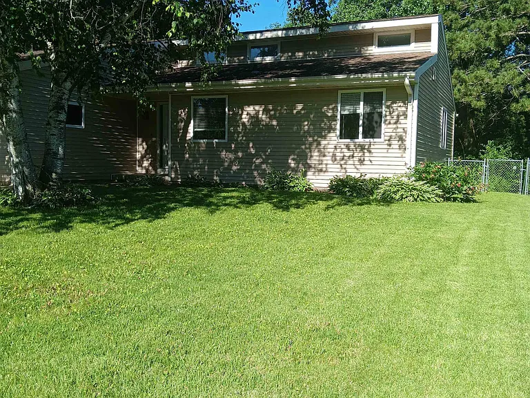 2677 Richardson St — Photo 2
