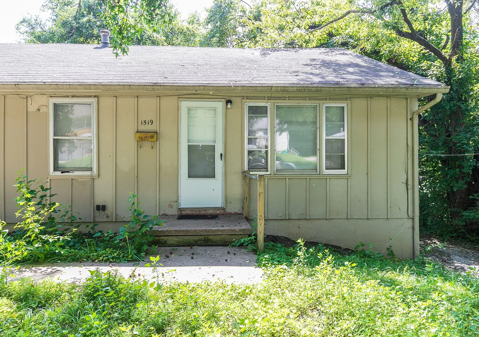 2 Bed 1 bath Home in Independence — Photo 1