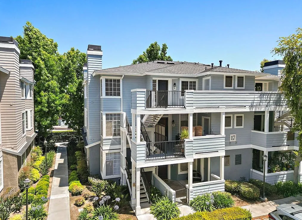 1 bed, 762 sqft, $2,700 — Photo 1
