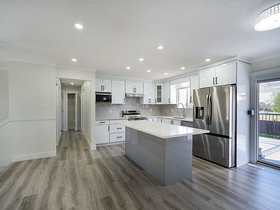 5th image of 17396 62a Ave