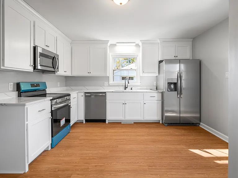 3908 Pfost Ave — Photo 12