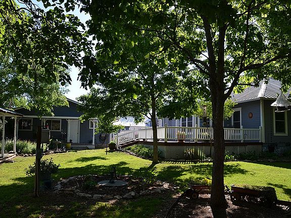 5th image of 107 Forest St