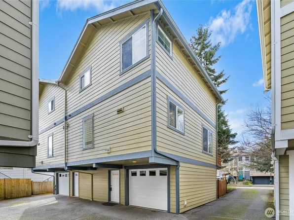 8832 Midvale Ave N #B, Seattle, WA 98103