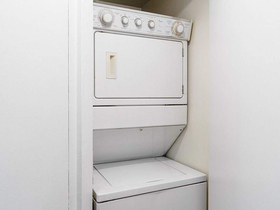 2nd image of 24 W 46th St APT 2