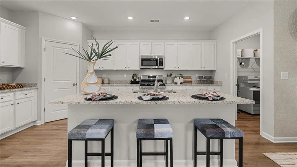 6 bed, 4.0 bath, 3009 sqft, $2,750 — Photo 4