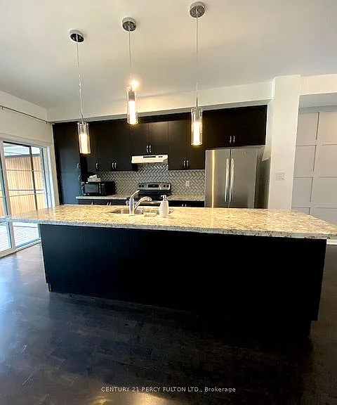 47 Dryden Way — Photo 2