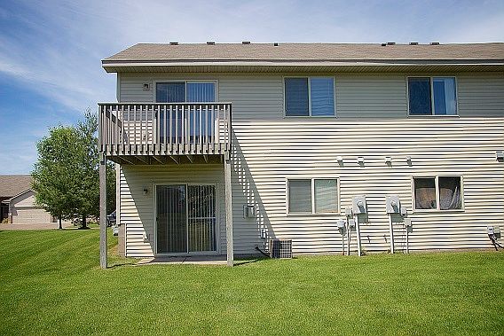 2nd image of 1024 Honeysuckle Ln SE