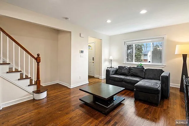 2-10 Saddle River Rd — Photo 3