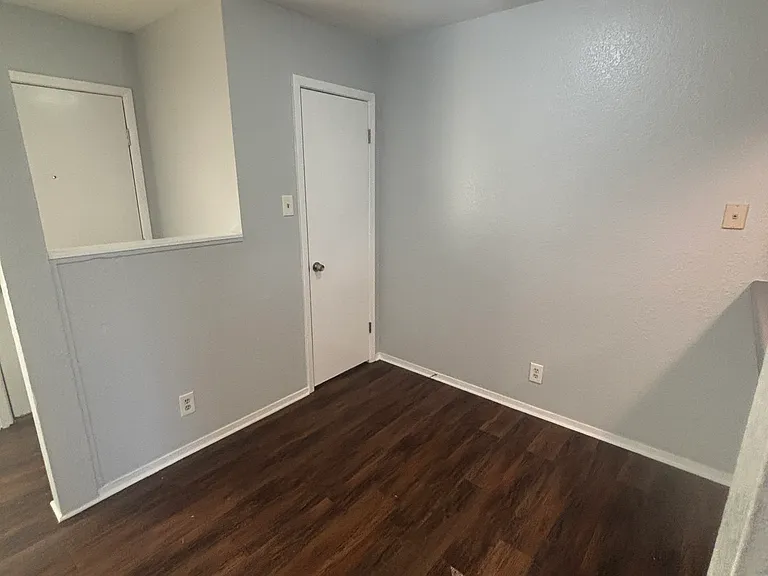 2124 Sanger Ave #104 — Photo 7